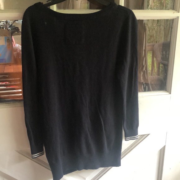 NWOT Vintage Hollister button down cardigan. Pockets in front. Hollister logo - Picture 10 of 12